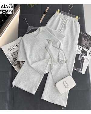 Женский костюм