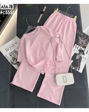 Женский костюм