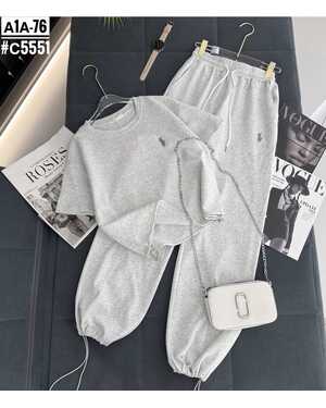 Женский костюм